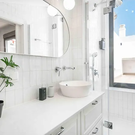 Bright Spacious Duplex With Terrace By Rems *