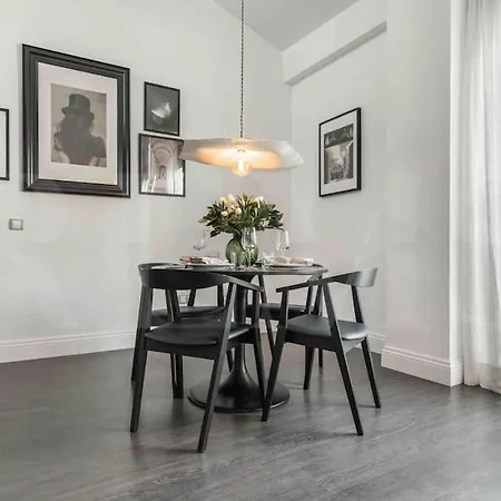 Bright Spacious Duplex With Terrace By Rems Malaga